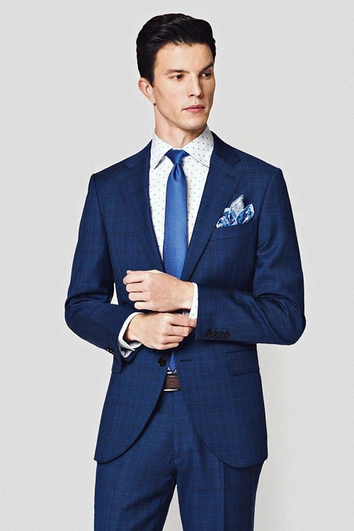 Krawat do granatowego garnituru