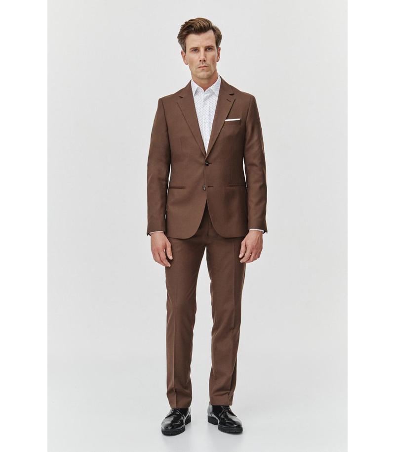 Materiały i kroje garniturów