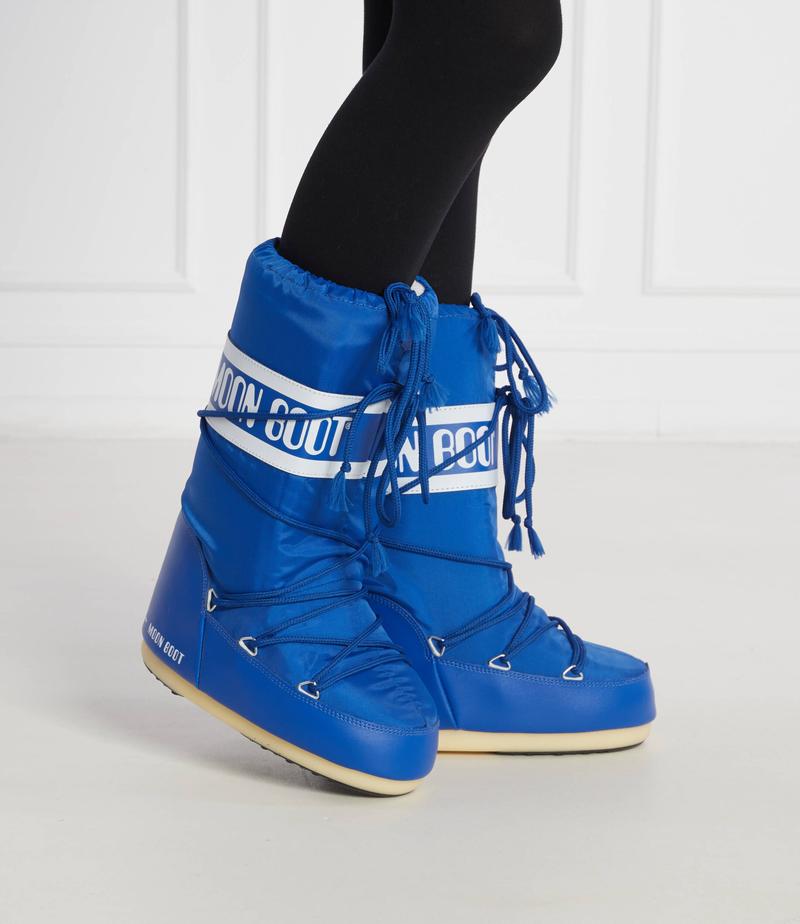 Moon boots