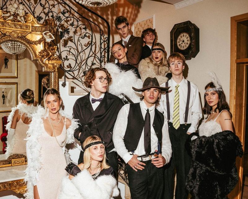 Idealny sylwestrowy dress code dla eleganckiego faceta – bądź królem nocy!