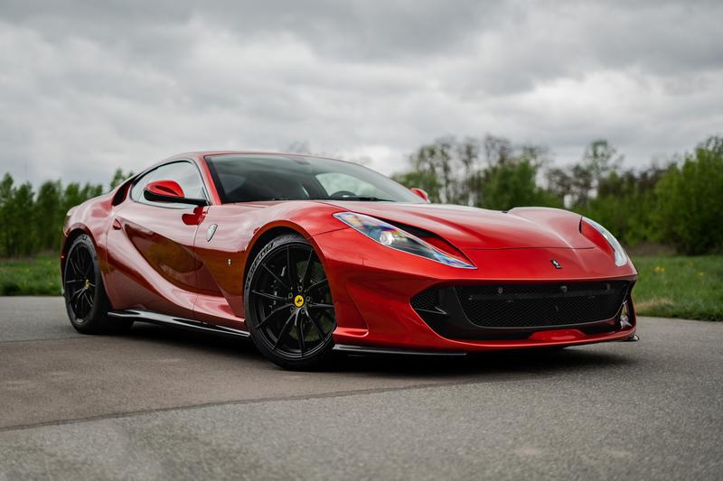 8 sportowych samochodów, które zachwycą każdego miłośnika motoryzacji