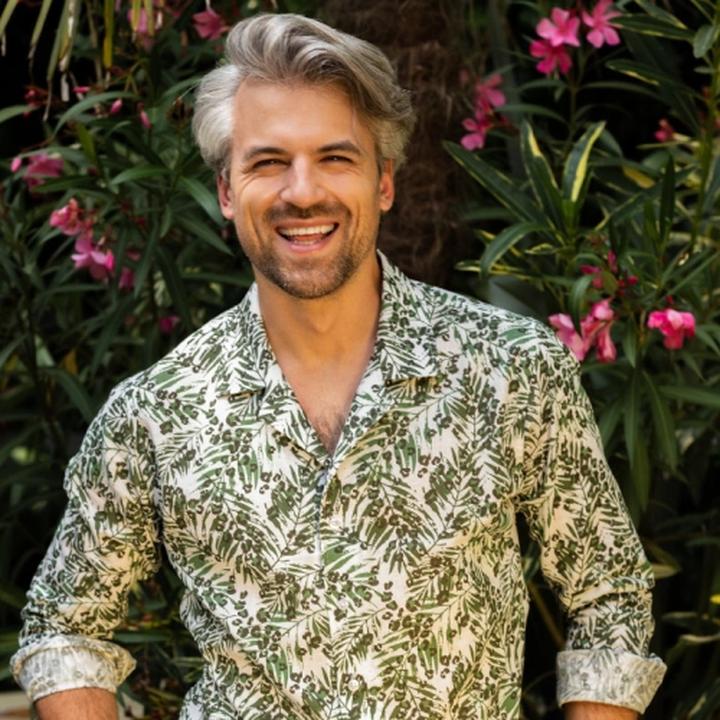 Łączenie koszuli kubańskiej z innymi elementami garderoby