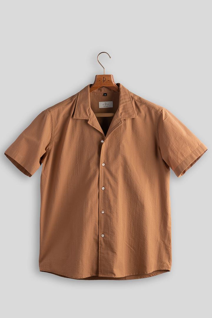 Stylizacje koszuli z kołnierzykiem kubańskim