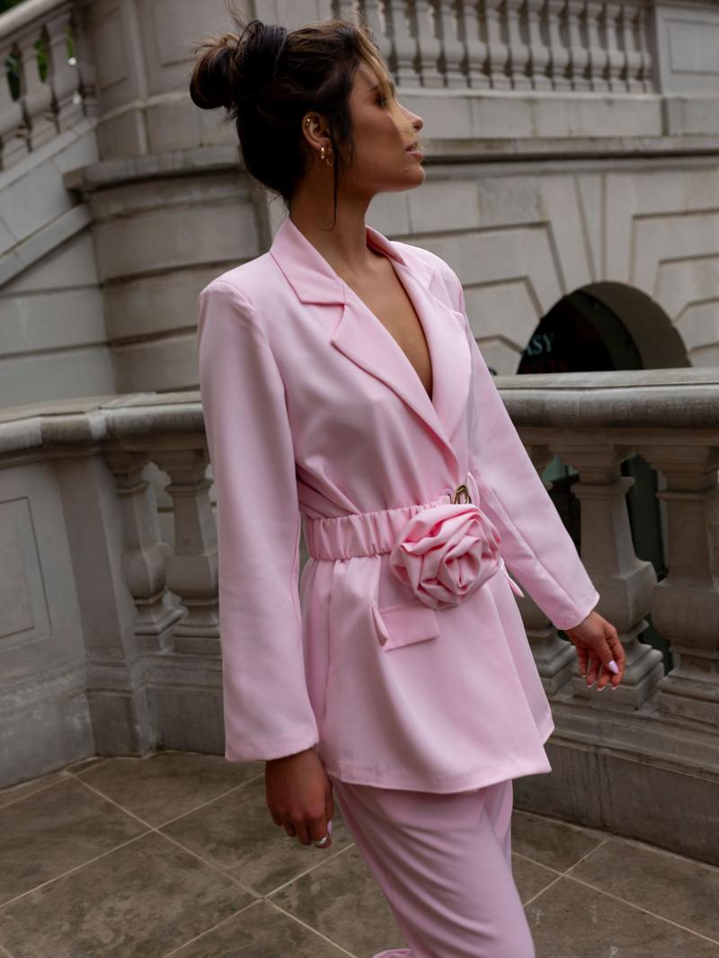 Łączenie butów z garniturem i spodniami