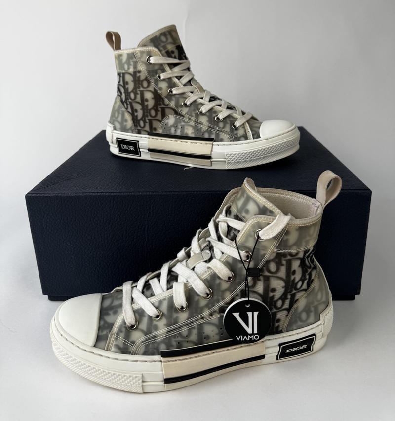 Filmy, które każdy pasjonat mody męskiej powinien zobaczyć: 8 niezapomnianych tytułów